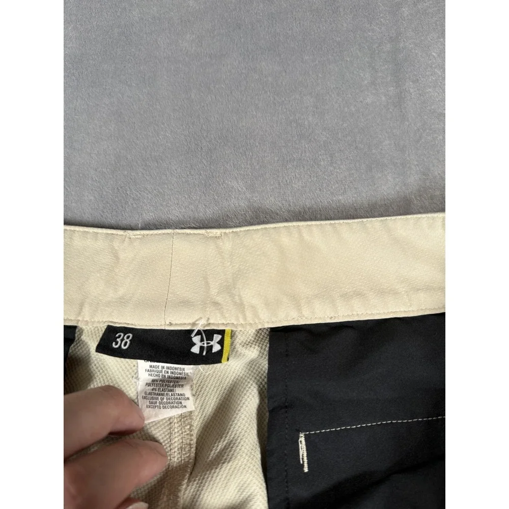 Under Armour Men's Tan Flat Front Performance Golf Pants Size 38 x 29 Straight